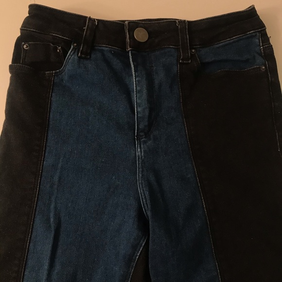 Two-Tone Panel Cropped Jeans - Picture 3 of 3
